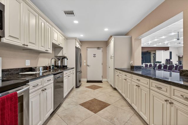 1030 Country Club Drive 407, Margate, FL 33063