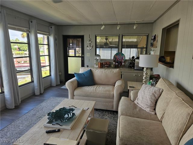 45 Aquamarine AVE 45Q, Naples, FL 34114