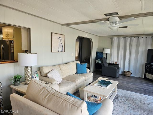 45 Aquamarine AVE 45Q, Naples, FL 34114