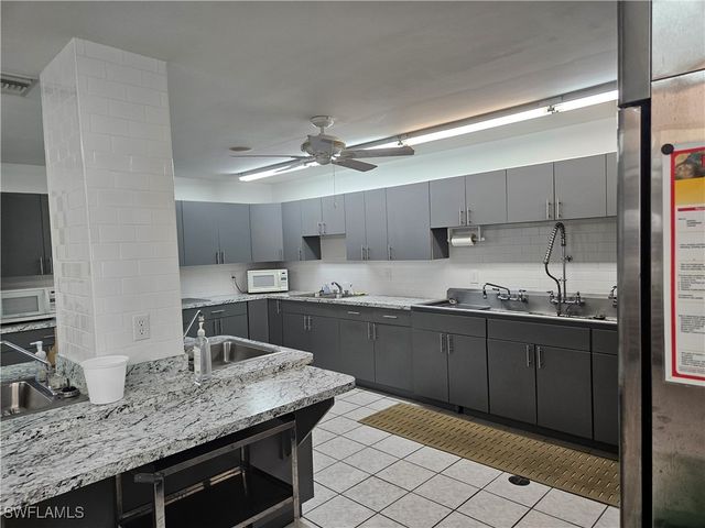 45 Aquamarine AVE 45Q, Naples, FL 34114