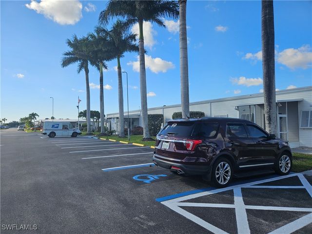 45 Aquamarine AVE 45Q, Naples, FL 34114