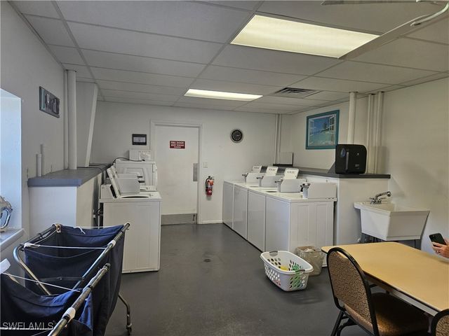 45 Aquamarine AVE 45Q, Naples, FL 34114