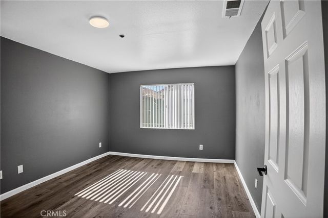 9354 Burnet 105, North Hills, CA 91343