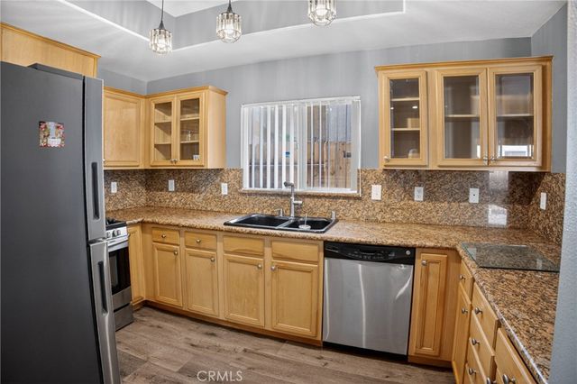 9354 Burnet 105, North Hills, CA 91343