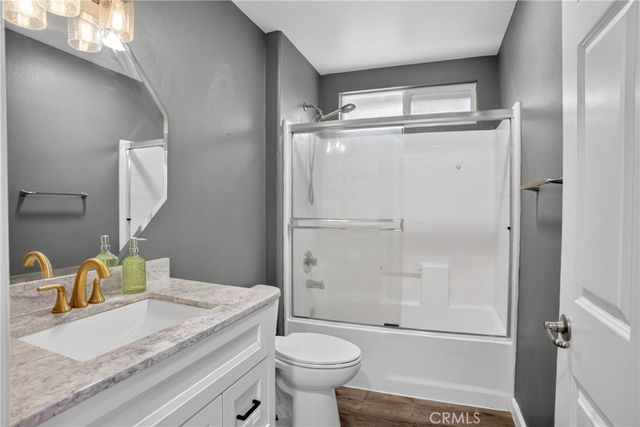9354 Burnet 105, North Hills, CA 91343