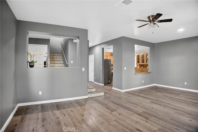 9354 Burnet 105, North Hills, CA 91343