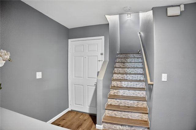 9354 Burnet 105, North Hills, CA 91343