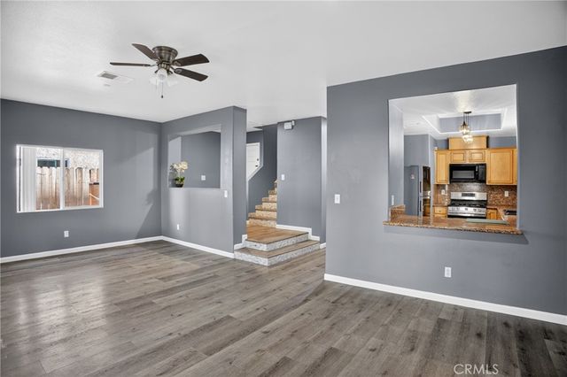 9354 Burnet 105, North Hills, CA 91343