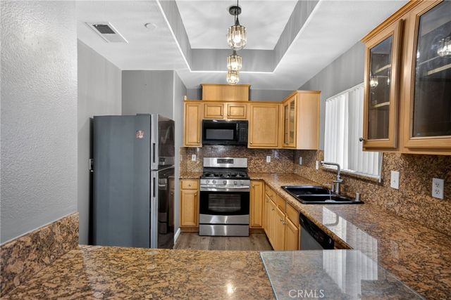 9354 Burnet 105, North Hills, CA 91343