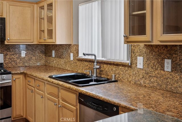 9354 Burnet 105, North Hills, CA 91343