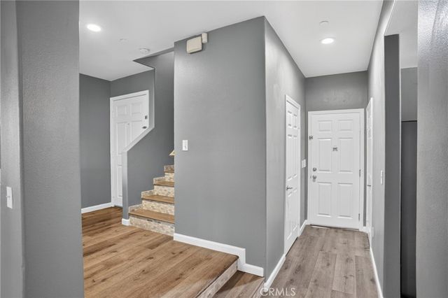 9354 Burnet 105, North Hills, CA 91343