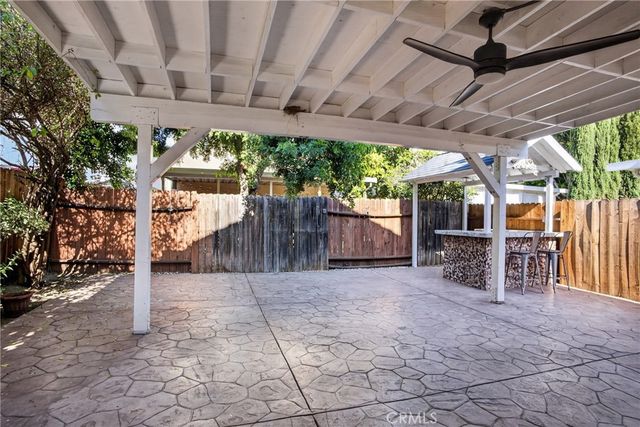 9354 Burnet 105, North Hills, CA 91343