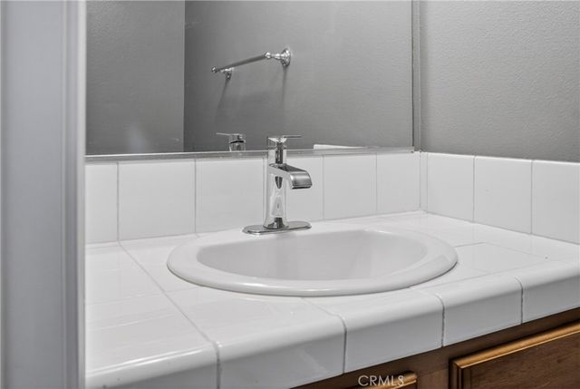 9354 Burnet 105, North Hills, CA 91343