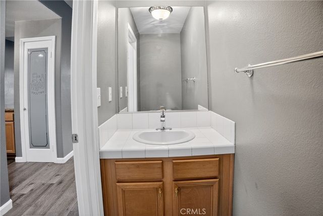 9354 Burnet 105, North Hills, CA 91343
