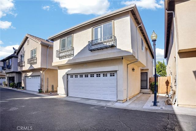 9354 Burnet 105, North Hills, CA 91343
