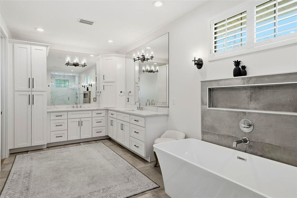 Image 35 of property listing at 3508 W EUCLID AVENUE, Tampa, FL 33629