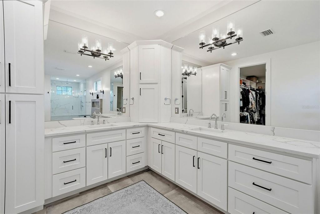 Image 36 of property listing at 3508 W EUCLID AVENUE, Tampa, FL 33629