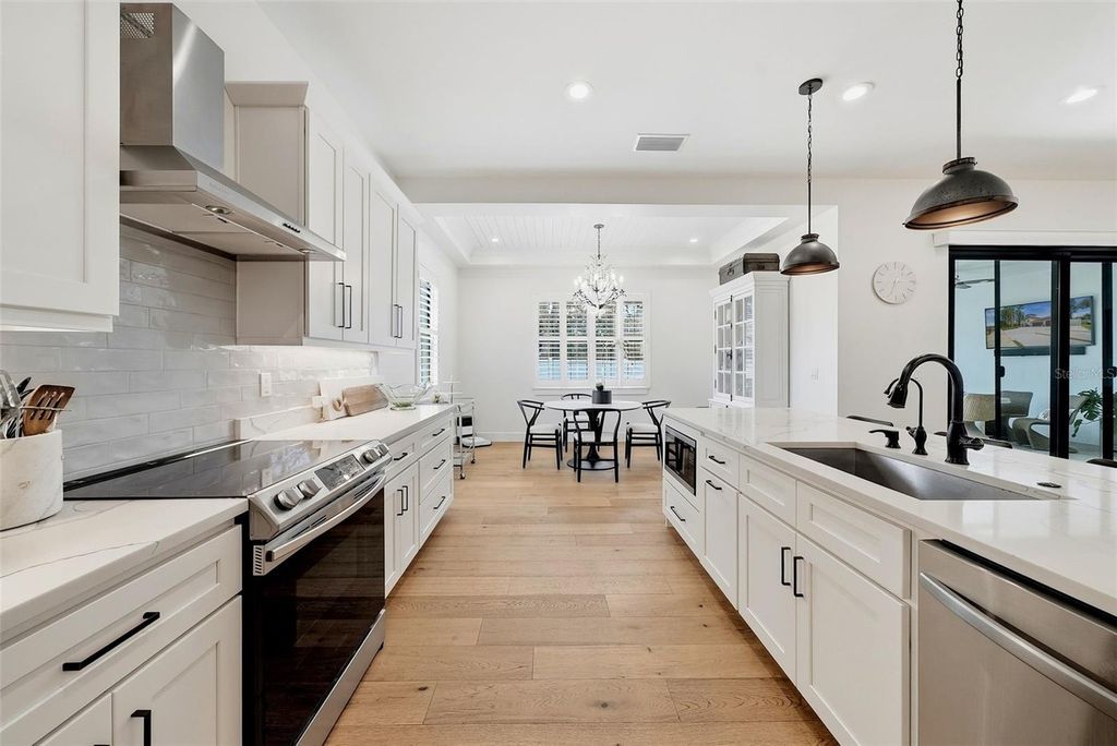 Image 9 of property listing at 3508 W EUCLID AVENUE, Tampa, FL 33629