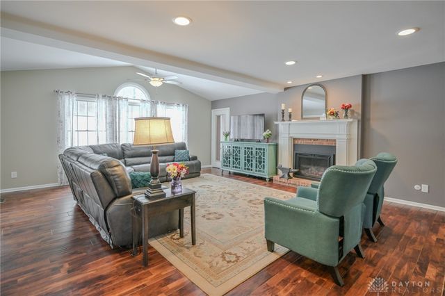 224 Roscommon Drive, Springfield, OH 45503