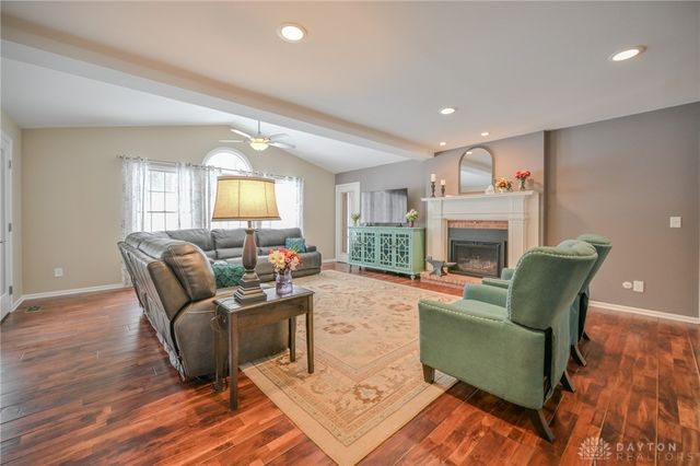 224 Roscommon Drive, Springfield, OH 45503