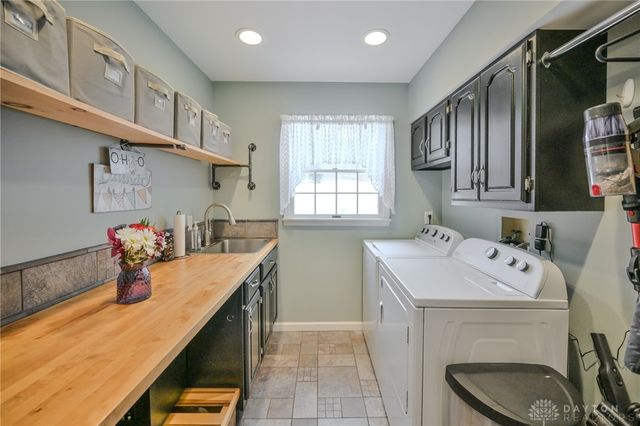 224 Roscommon Drive, Springfield, OH 45503