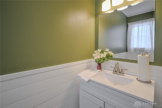 224 Roscommon Drive, Springfield, OH 45503