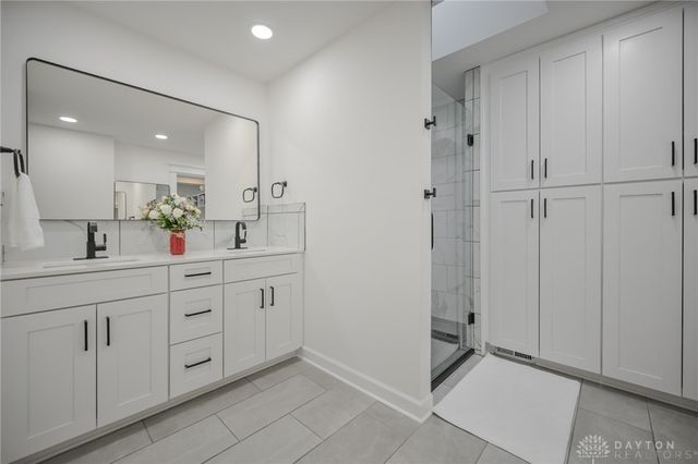 224 Roscommon Drive, Springfield, OH 45503