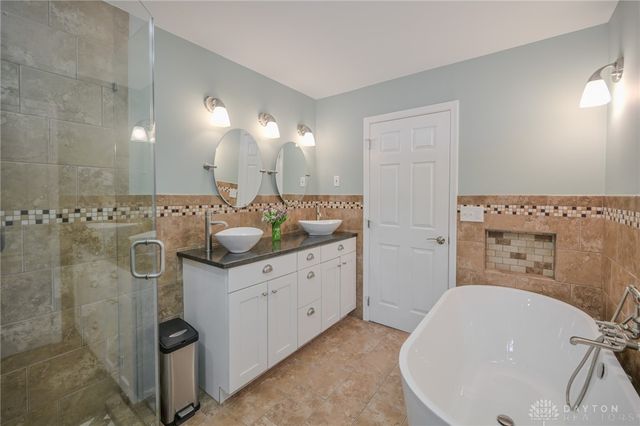 224 Roscommon Drive, Springfield, OH 45503