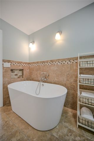 224 Roscommon Drive, Springfield, OH 45503