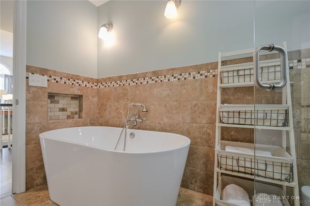 224 Roscommon Drive, Springfield, OH 45503