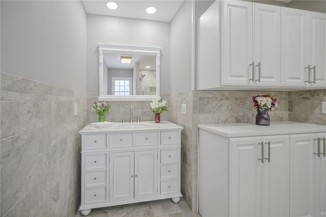 224 Roscommon Drive, Springfield, OH 45503