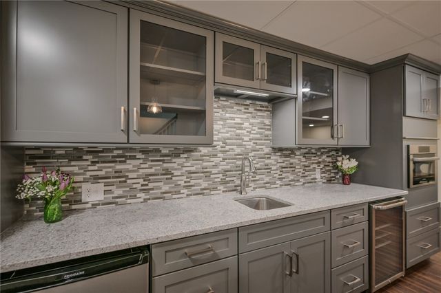 224 Roscommon Drive, Springfield, OH 45503