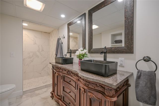 224 Roscommon Drive, Springfield, OH 45503