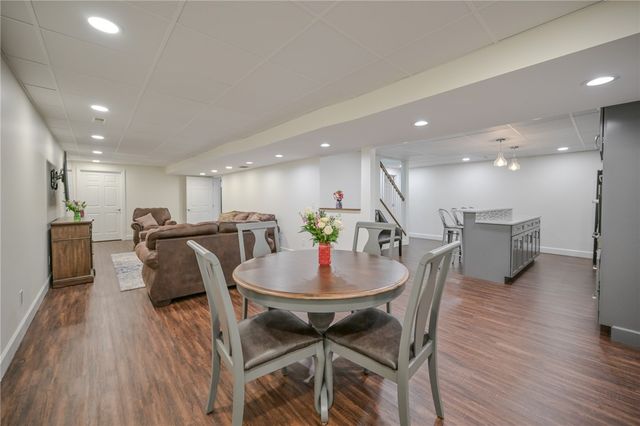 224 Roscommon Drive, Springfield, OH 45503