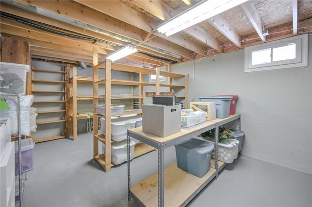 224 Roscommon Drive, Springfield, OH 45503