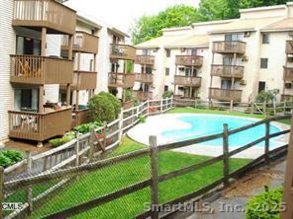 38 Padanaram Avenue 1, Danbury, CT 06811