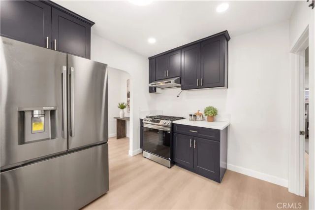 1166 North El Molino Avenue, Pasadena, CA 91104