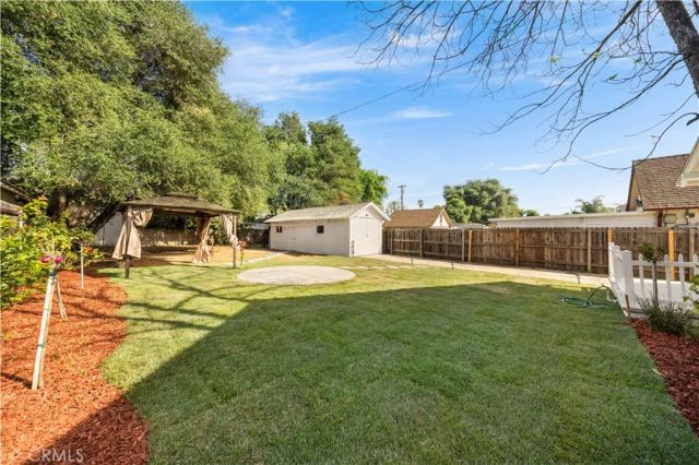 1166 North El Molino Avenue, Pasadena, CA 91104