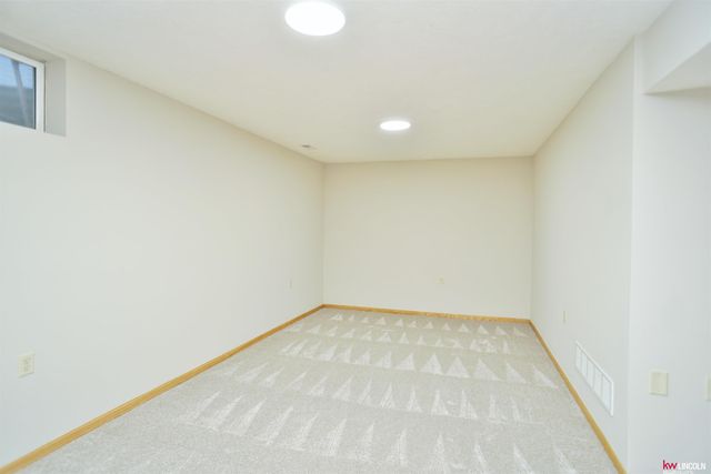 2420 Dodge Street, Lincoln, NE 68521