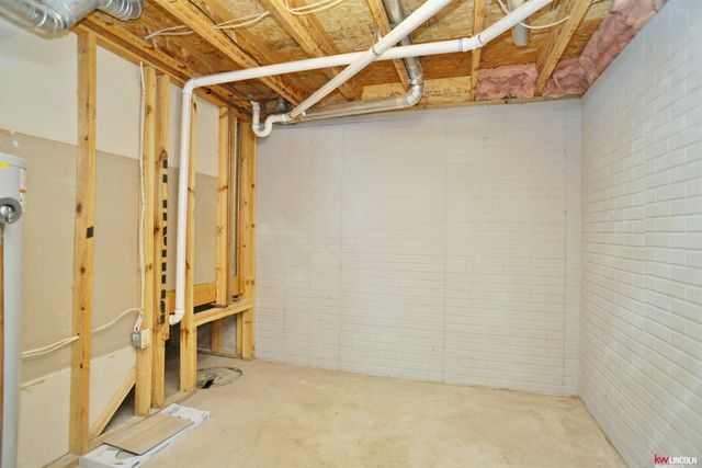 2420 Dodge Street, Lincoln, NE 68521