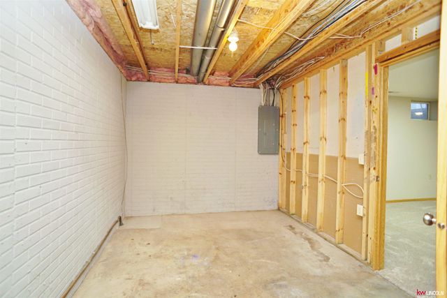 2420 Dodge Street, Lincoln, NE 68521