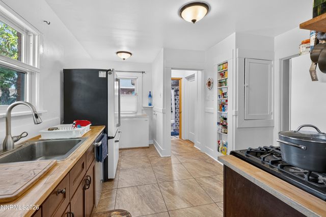 800 S Center Street, Reno, NV 89501