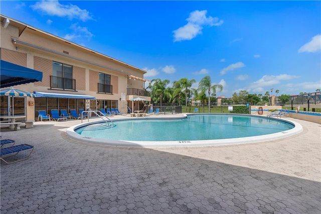 7210 Lake Circle Drive 306, Margate, FL 33063