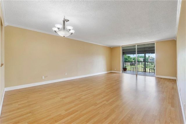 7210 Lake Circle Drive 306, Margate, FL 33063