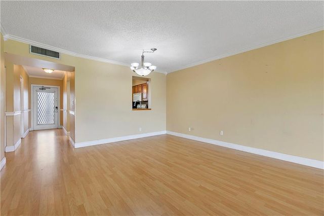 7210 Lake Circle Drive 306, Margate, FL 33063