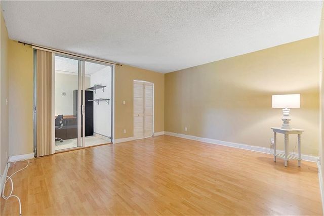 7210 Lake Circle Drive 306, Margate, FL 33063