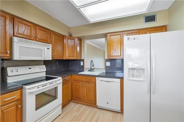 7210 Lake Circle Drive 306, Margate, FL 33063