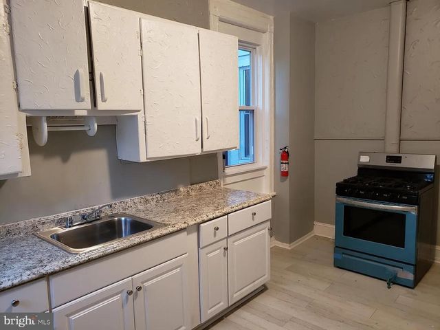872 E STATE ST, Trenton, NJ 08609