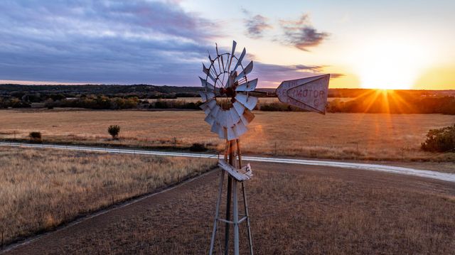 5777 County Road 309 (1), Cranfills Gap, TX 76637