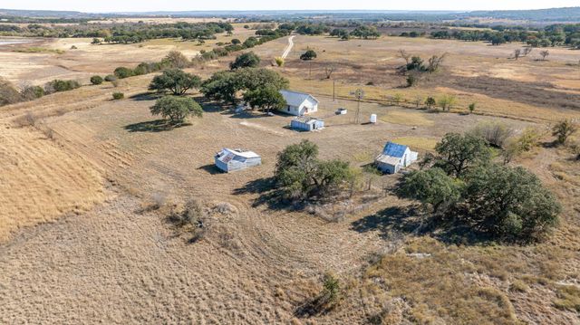 5777 County Road 309 (1), Cranfills Gap, TX 76637